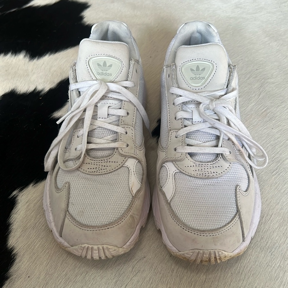 Adidas size 9.5 falcon